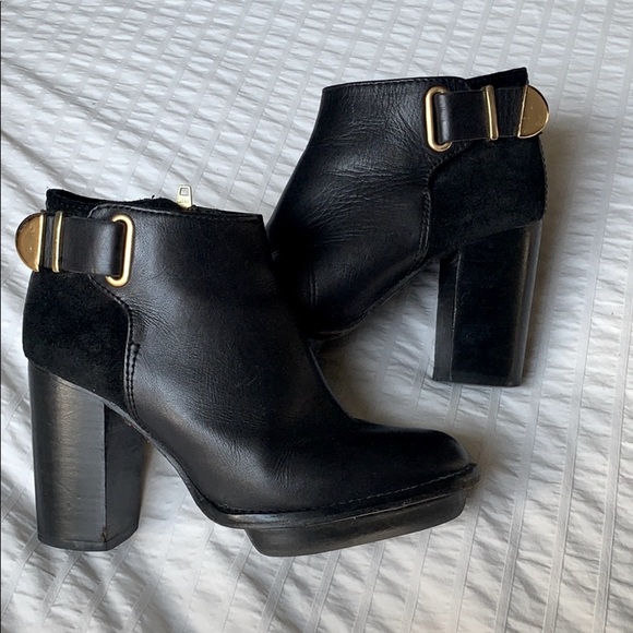 Topshop Black Leather Booties ~ size 6 - Picture 2 of 9